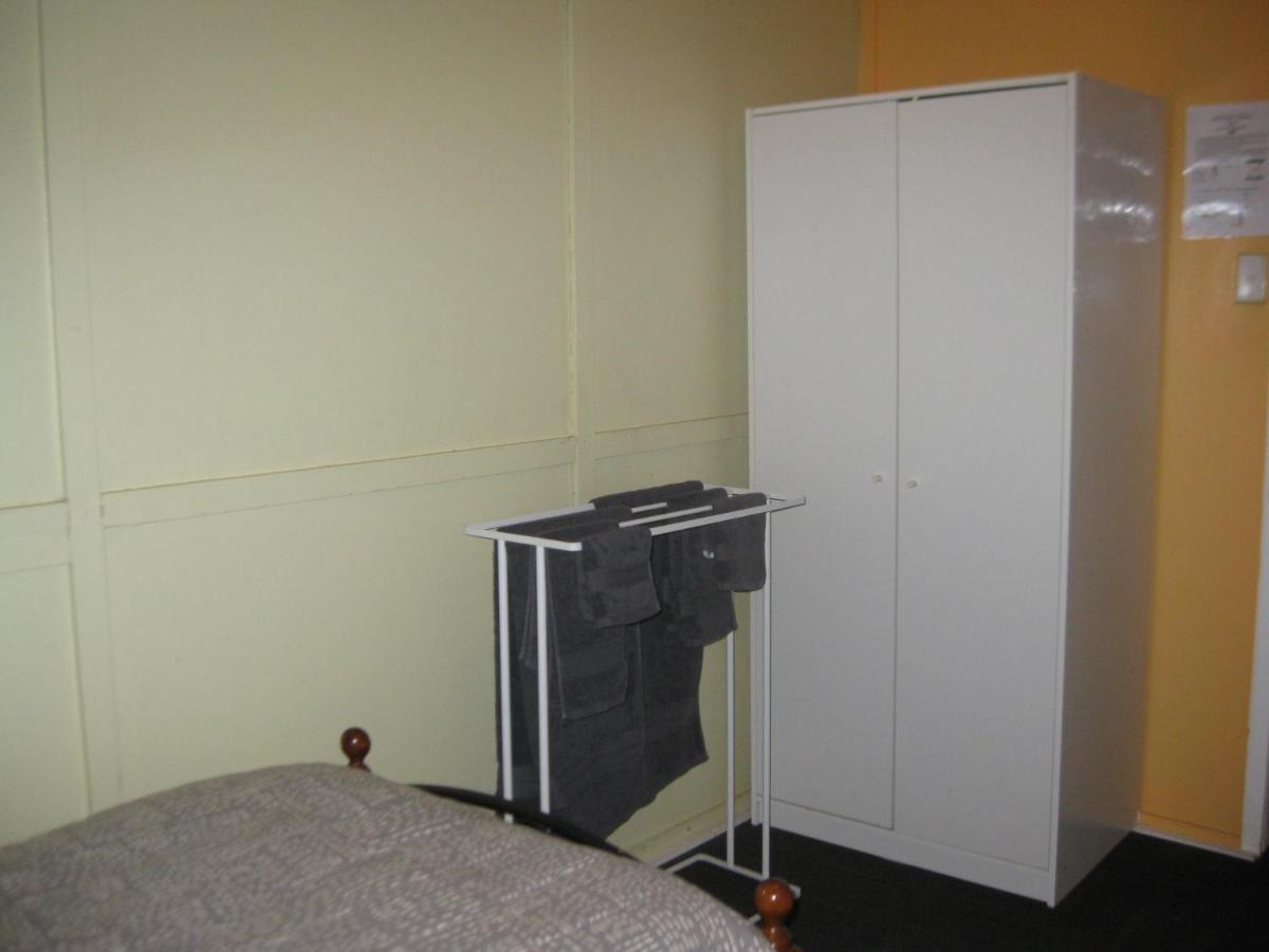 Australian Hotel Winton Budget Hotel Accommodation Екстериор снимка