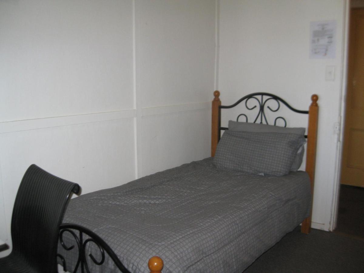 Australian Hotel Winton Budget Hotel Accommodation Екстериор снимка